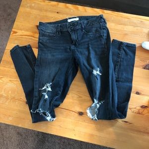 Bullhead distressed skinny jeans!